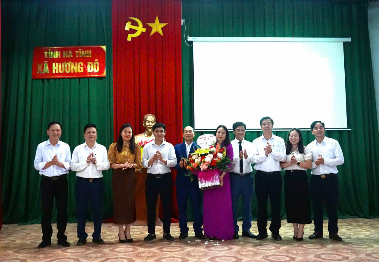 Tự hào truyền thống ngành y – những "blouse trắng" Hương Đô viết tiếp hành trình mới