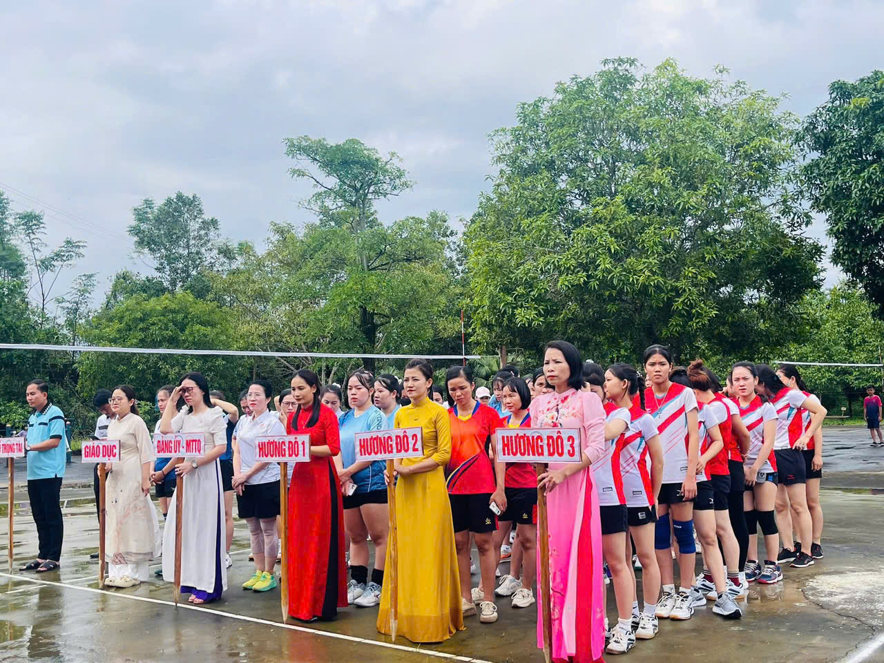 Xã Hương Đô tổ chức thành công nội dung giành cho nữ giải bóng chuyền nam, nữ năm 2025