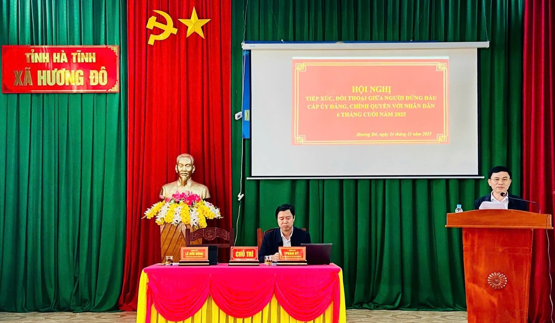 Hội nghị đối thoại giữa người đứng đầu cấp ủy, chính quyền với Nhân dân xã Hương Đô năm 2025