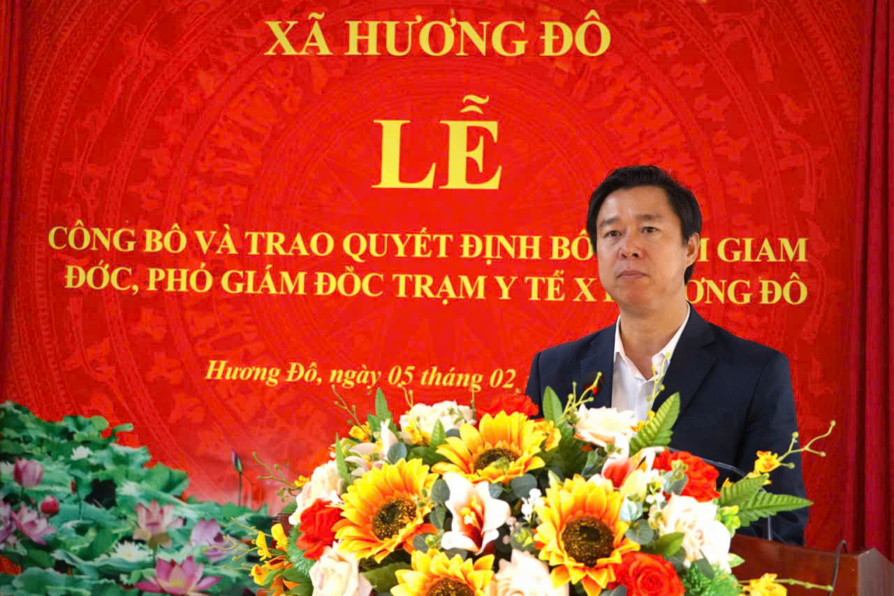 Hương Đô công bố các quyết định về tổ chức và công tác    cán bộ Trạm Y tế xã