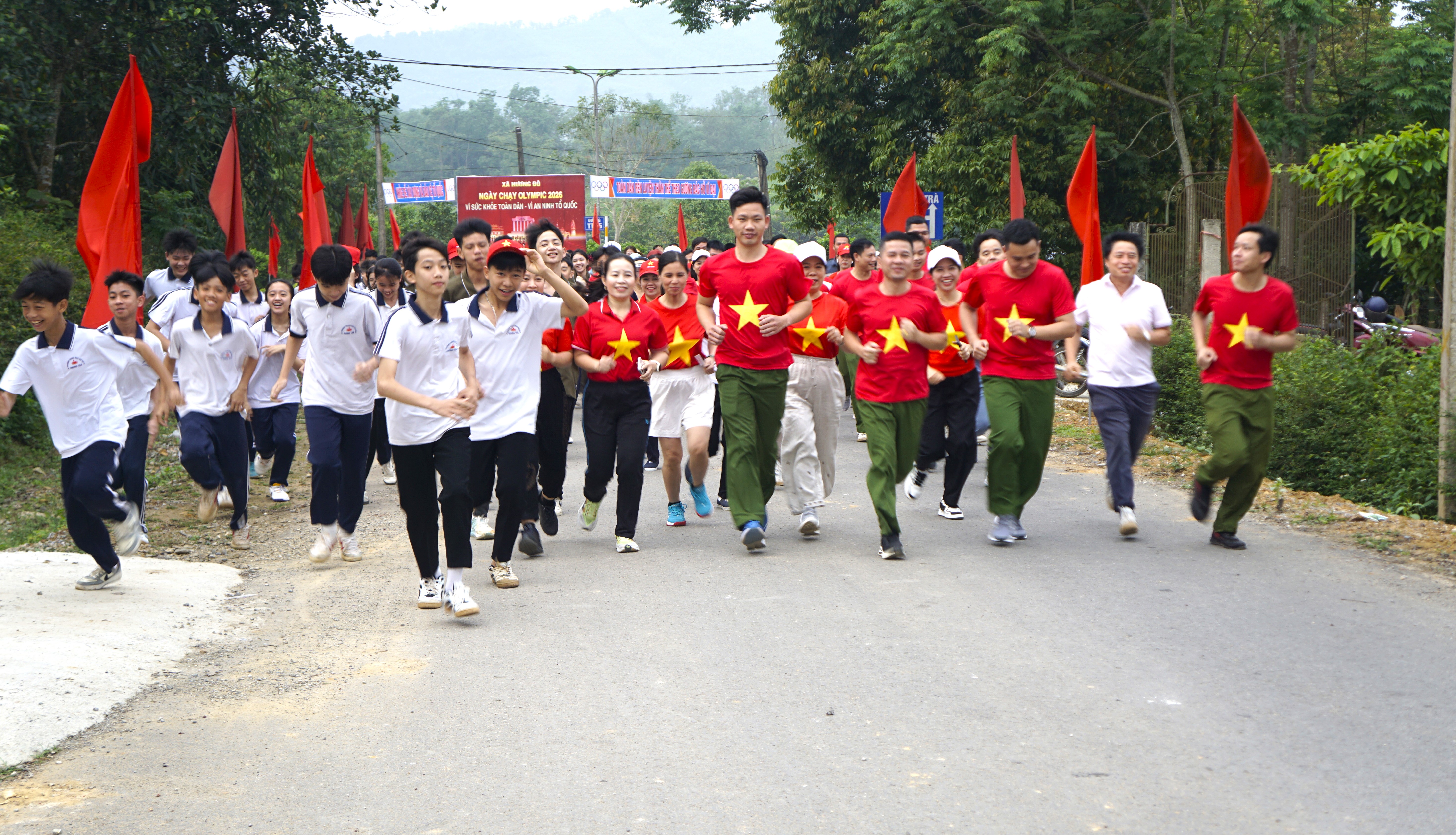  Xã Hương Đô sôi nổi hưởng ứng Ngày chạy Olympic vì sức khỏe toàn dân – Vì an ninh Tổ quốc năm 2026