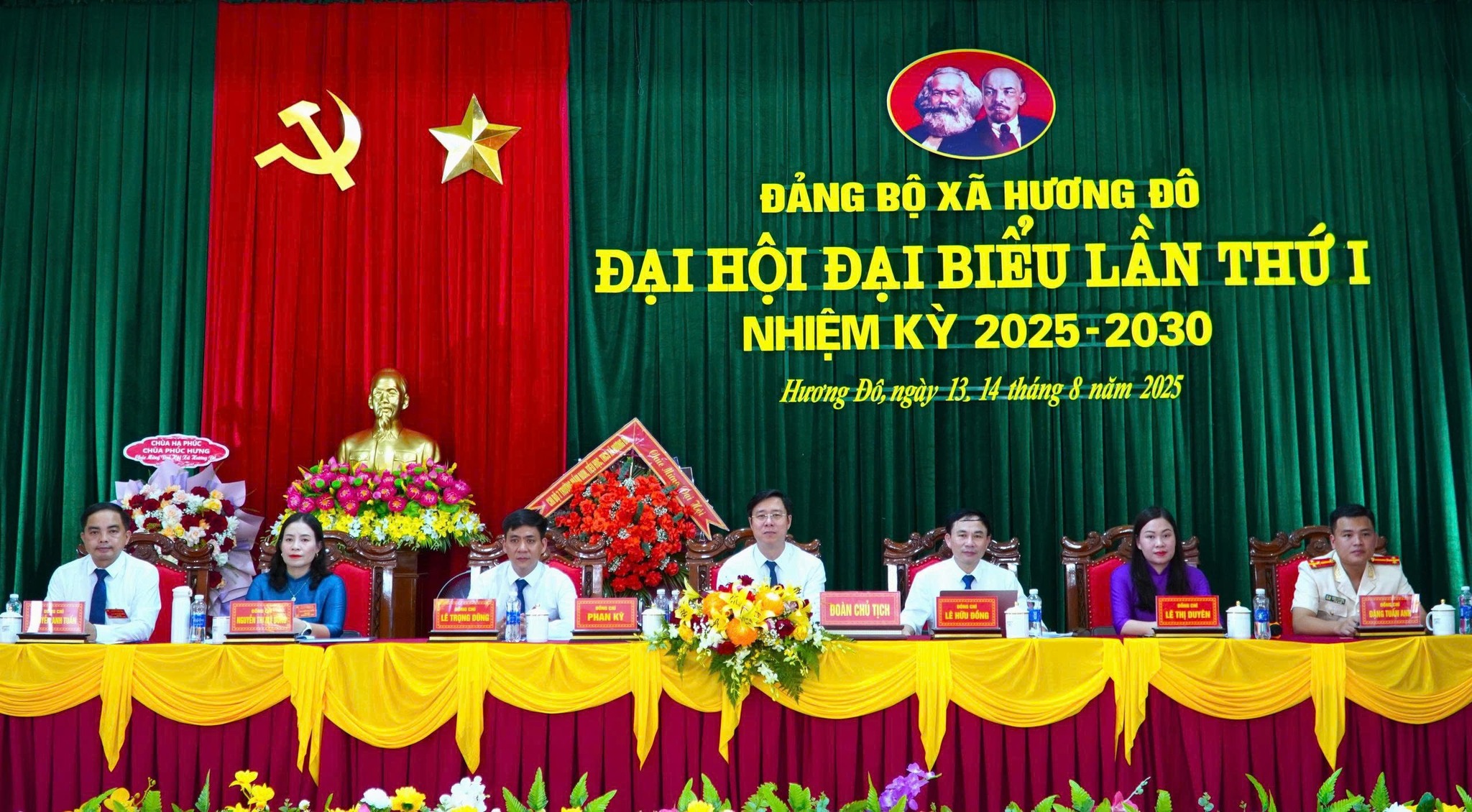 Đảng bộ xã Hương Đô khai mạc phiên thứ nhất Đại hội đại biểu lần thứ I, nhiệm kỳ 2025 - 2030