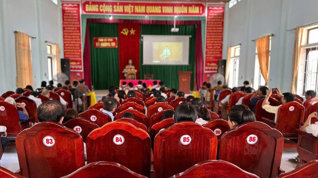 Sáng 22/4, Đảng ủy xã Hương Đô kết nối điểm cầu quán triệt và triển khai các văn kiện, nghị quyết về công tác kiểm tra, giám sát kỷ luật của Đảng.