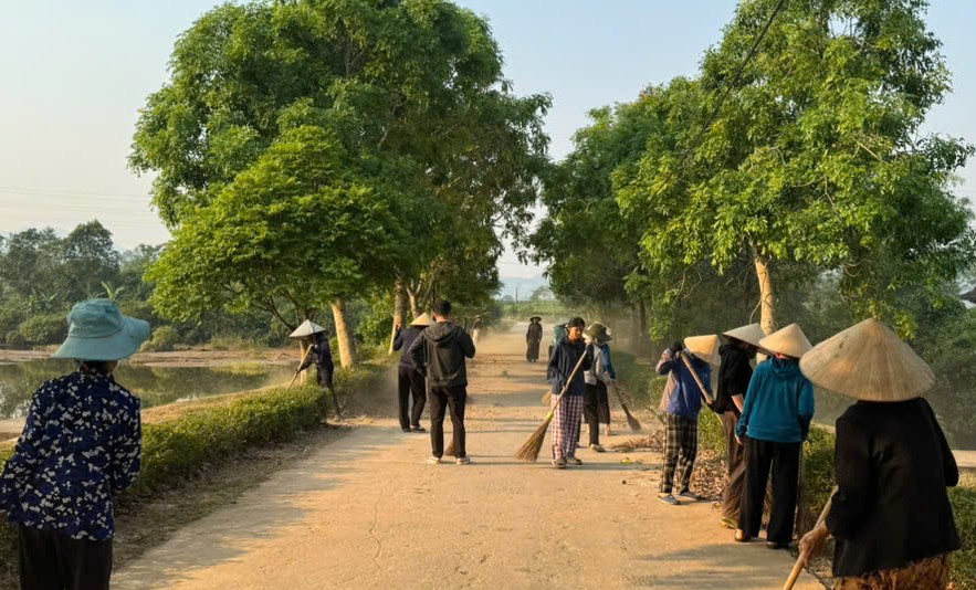 SÔI NỔI CÁC HOẠT ĐỘNG RA QUÂN XÂY DỰNG NÔNG THÔN MỚI TẠI XÃ HƯƠNG ĐÔ