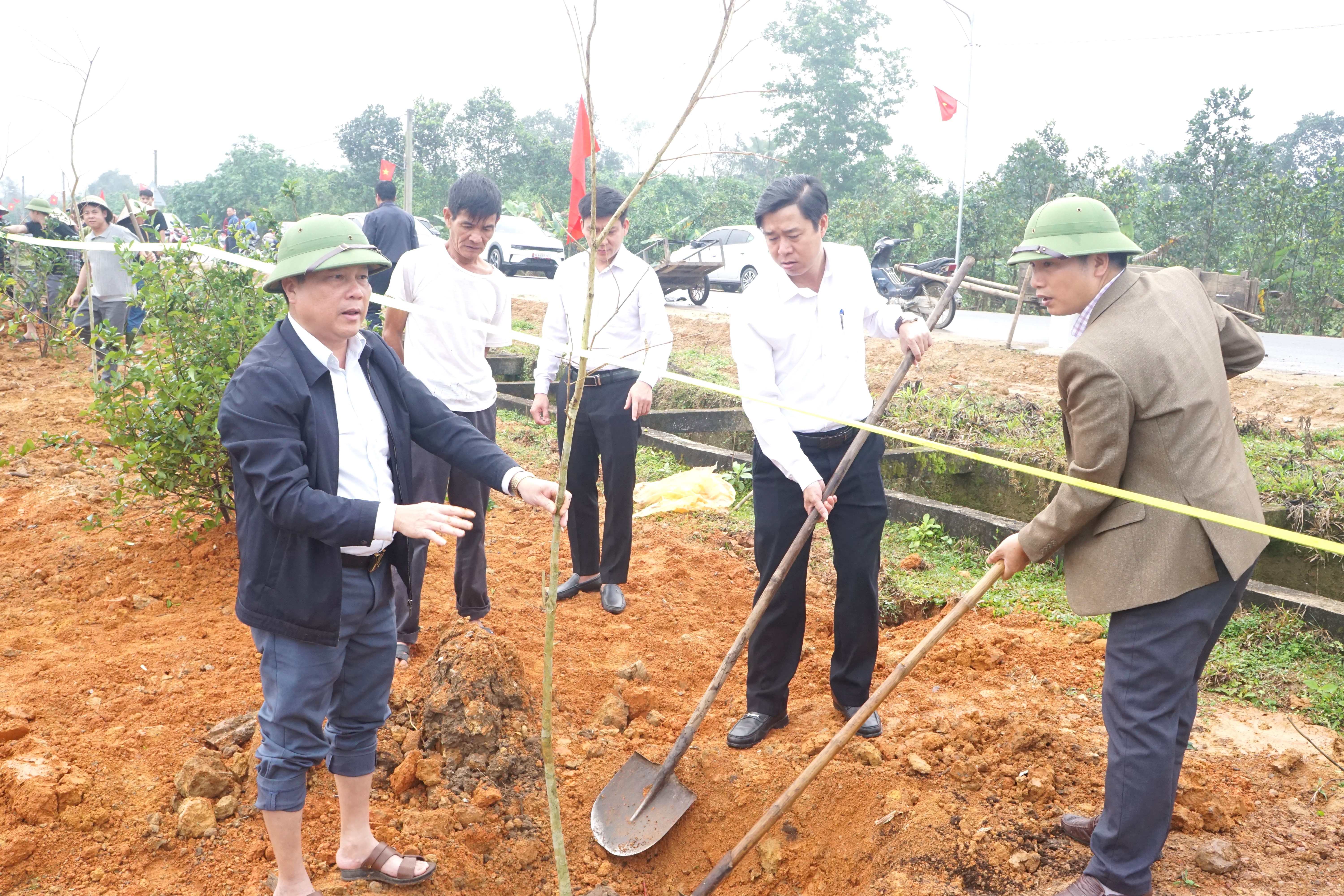 Xã Hương Đô phát động Tết trồng cây Xuân Bính Ngọ 2026, vun đắp màu xanh quê hương