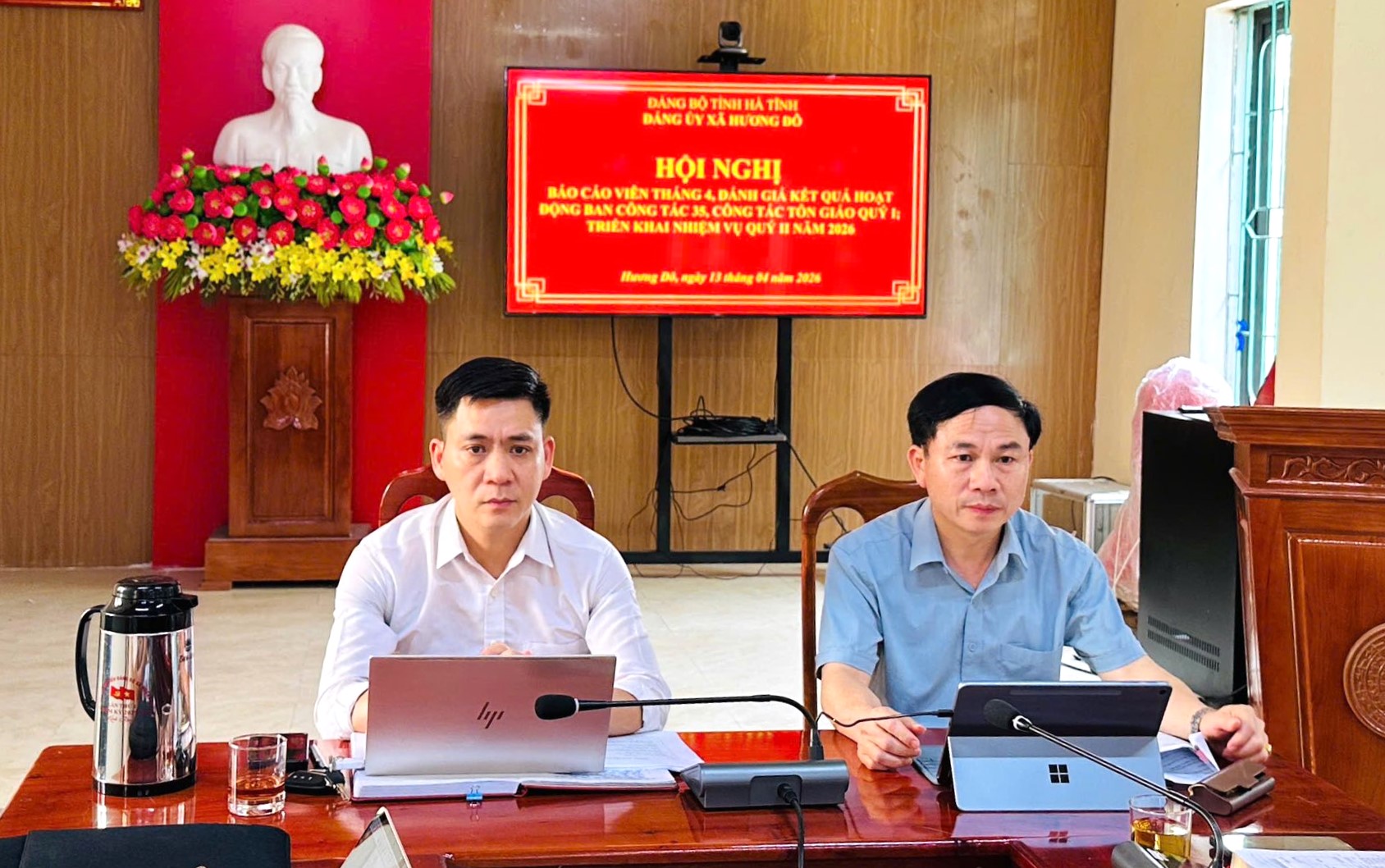 Đảng ủy xã Hương Đô tổ chức Hội nghị Báo cáo viên tháng 4, đánh giá kết quả hoạt động Ban Chỉ đạo công tác tôn giáo, Ban Công tác 35 xã quý I; triển khai nhiệm vụ quý II năm 2026