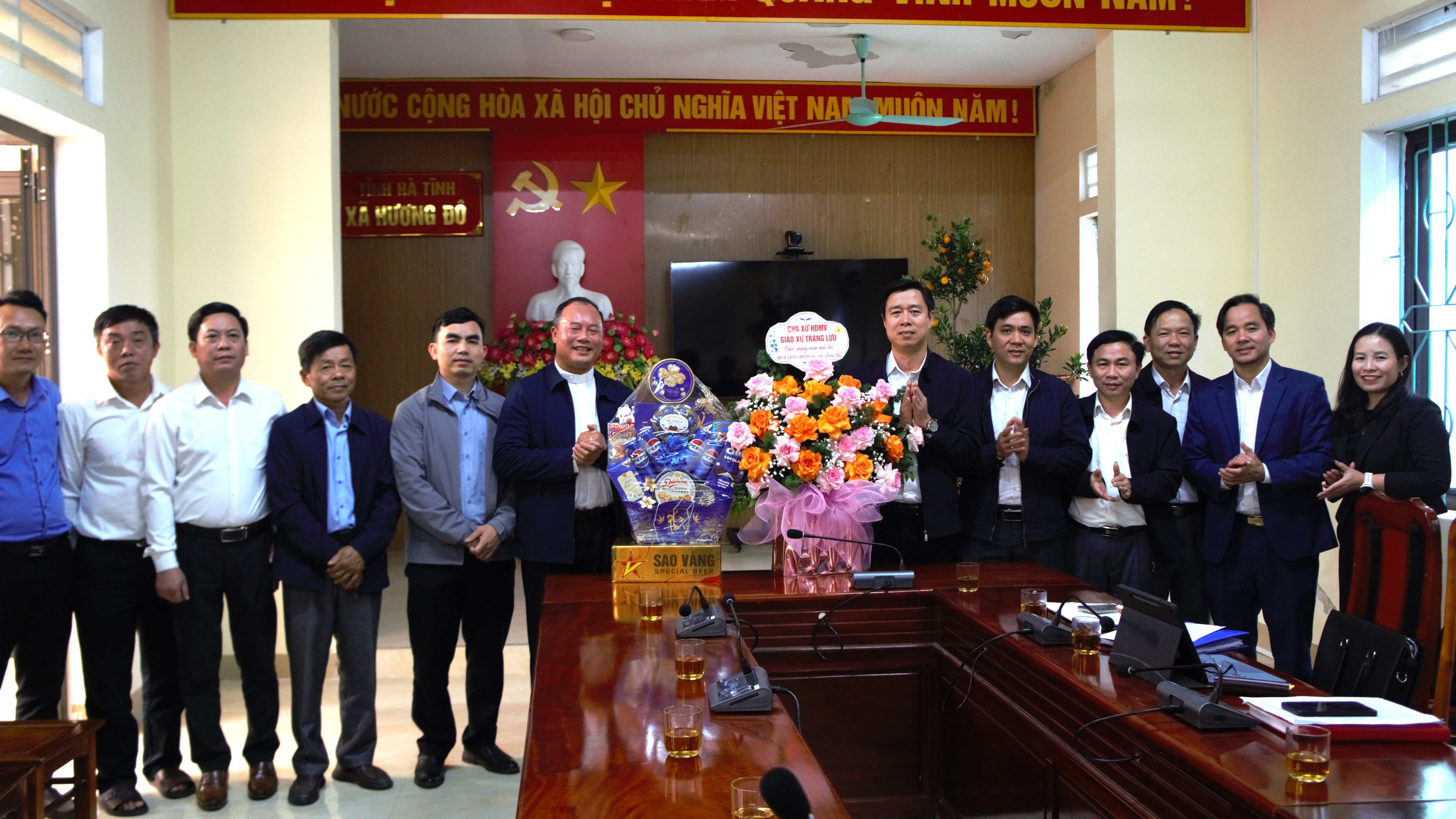 Giáo xứ Tràng Lưu, chúc Tết Đảng ủy, HĐND, UBND, Ủy ban MTTQ Việt Nam xã Hương Đô