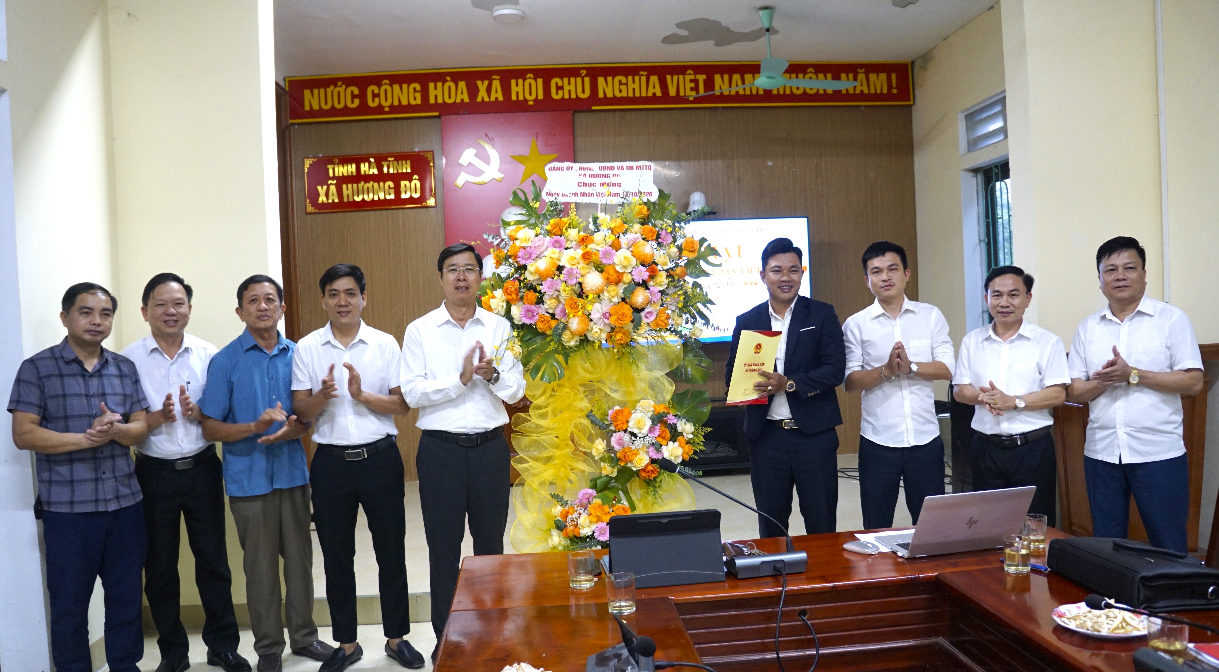 Xã Hương Đô gặp mặt các doanh nghiệp nhân Ngày Doanh nhân Việt Nam 13/10