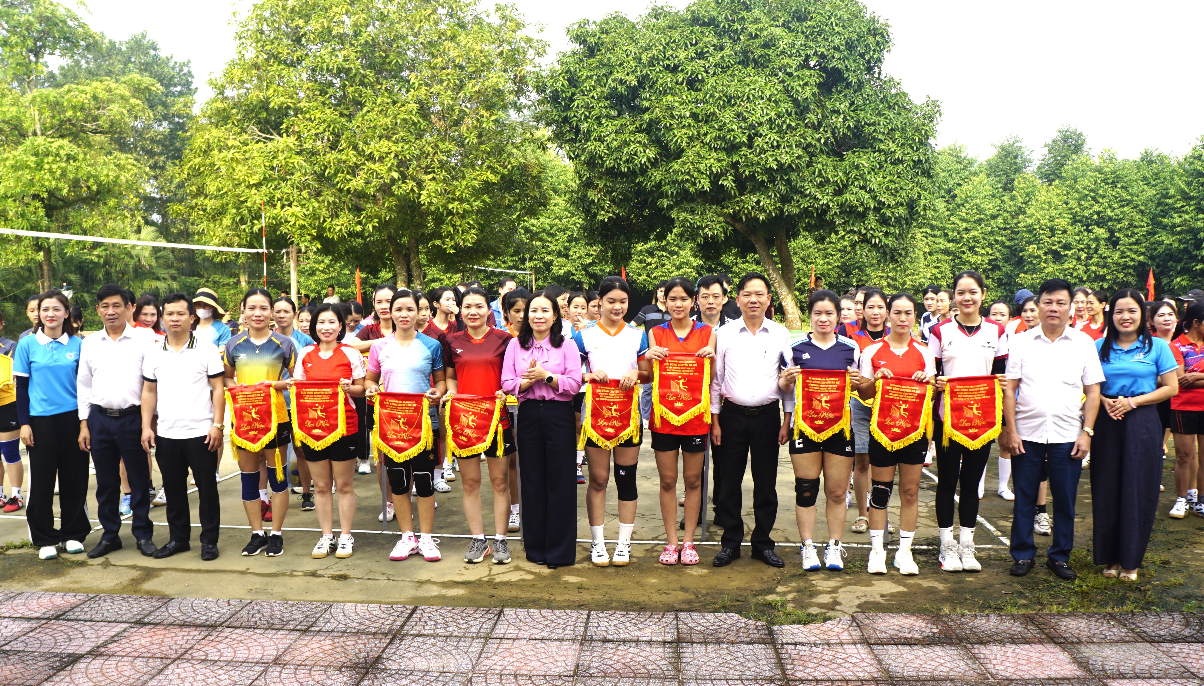 UBND xã Hương Đô khai mạc Giải bóng chuyền da nữ năm 2026