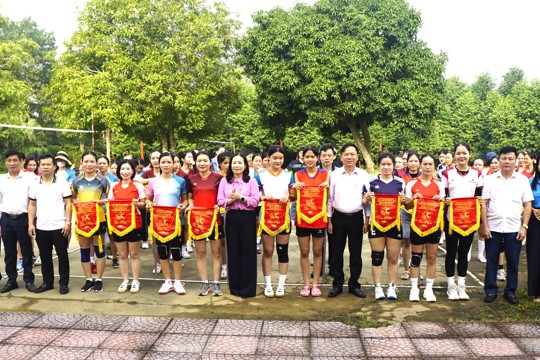 UBND xã Hương Đô khai mạc Giải bóng chuyền da nữ năm 2026