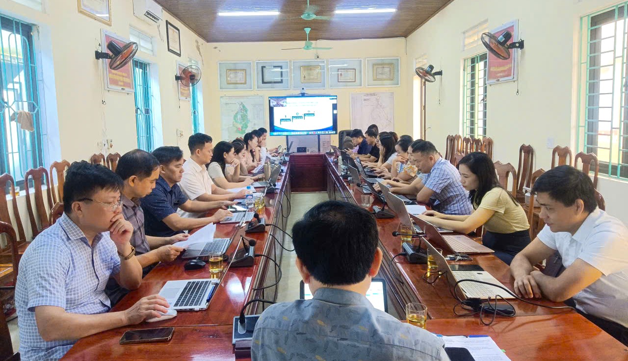 UBND xã Hương Đô kết nối đường truyền tập huấn nâng cao khả năng ứng dụng trí tuệ nhân tạo trong thực thi công vụ