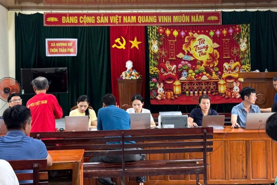 UBND xã Hương Đô tổ chức rà soát, đối chiếu thông tin phục vụ chỉnh lý bản đồ địa chính và xây dựng cơ sở dữ liệu đất đai