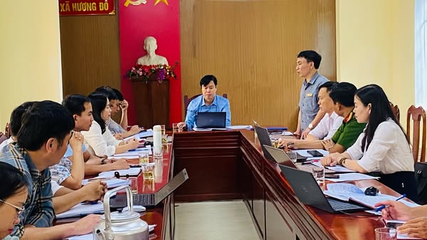 Thường trực Đảng ủy xã Hương Đô làm việc chuyên đề với Ủy ban Mặt trận Tổ quốc và các tổ chức chính trị - xã hội xã